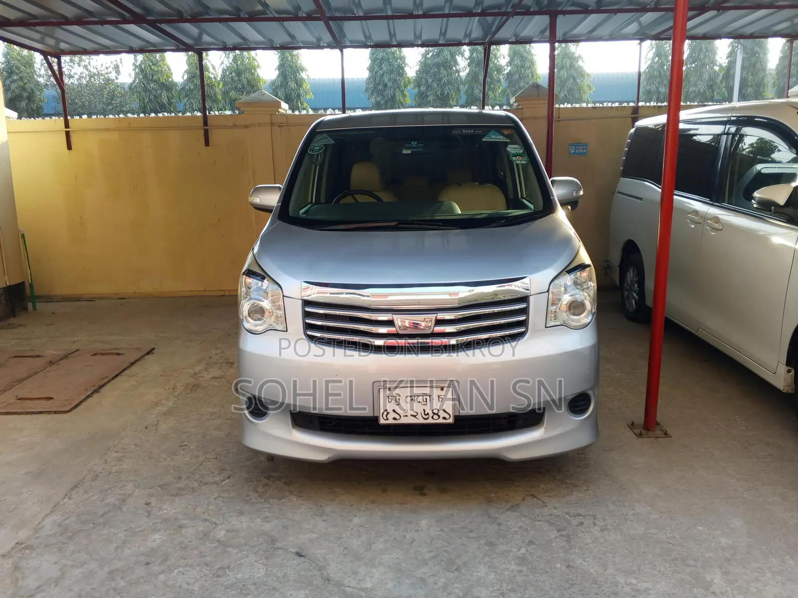 Toyota Noah Car 2013