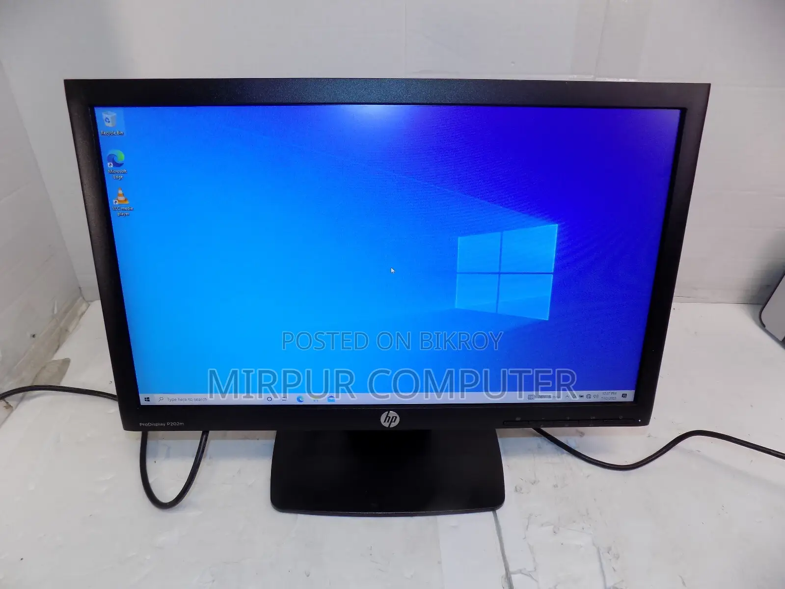 DELL 19-inch LED Monitor - Brand New Condition