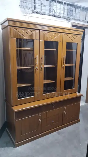 NEW SHOWCASE WOOD COLOUR. M # 6478.