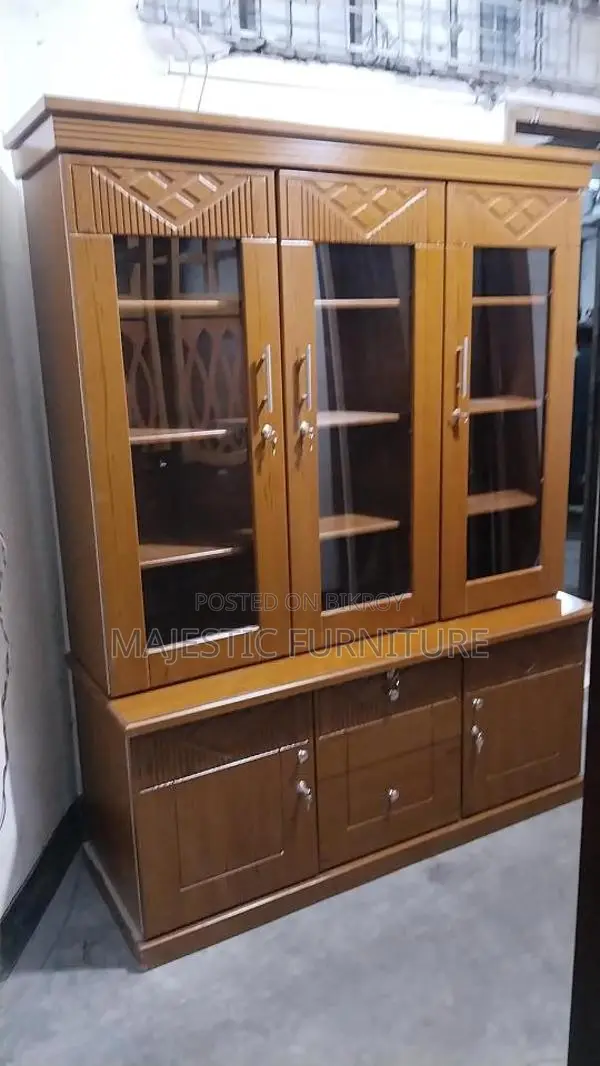 NEW SHOWCASE WOOD COLOUR. M # 6478.