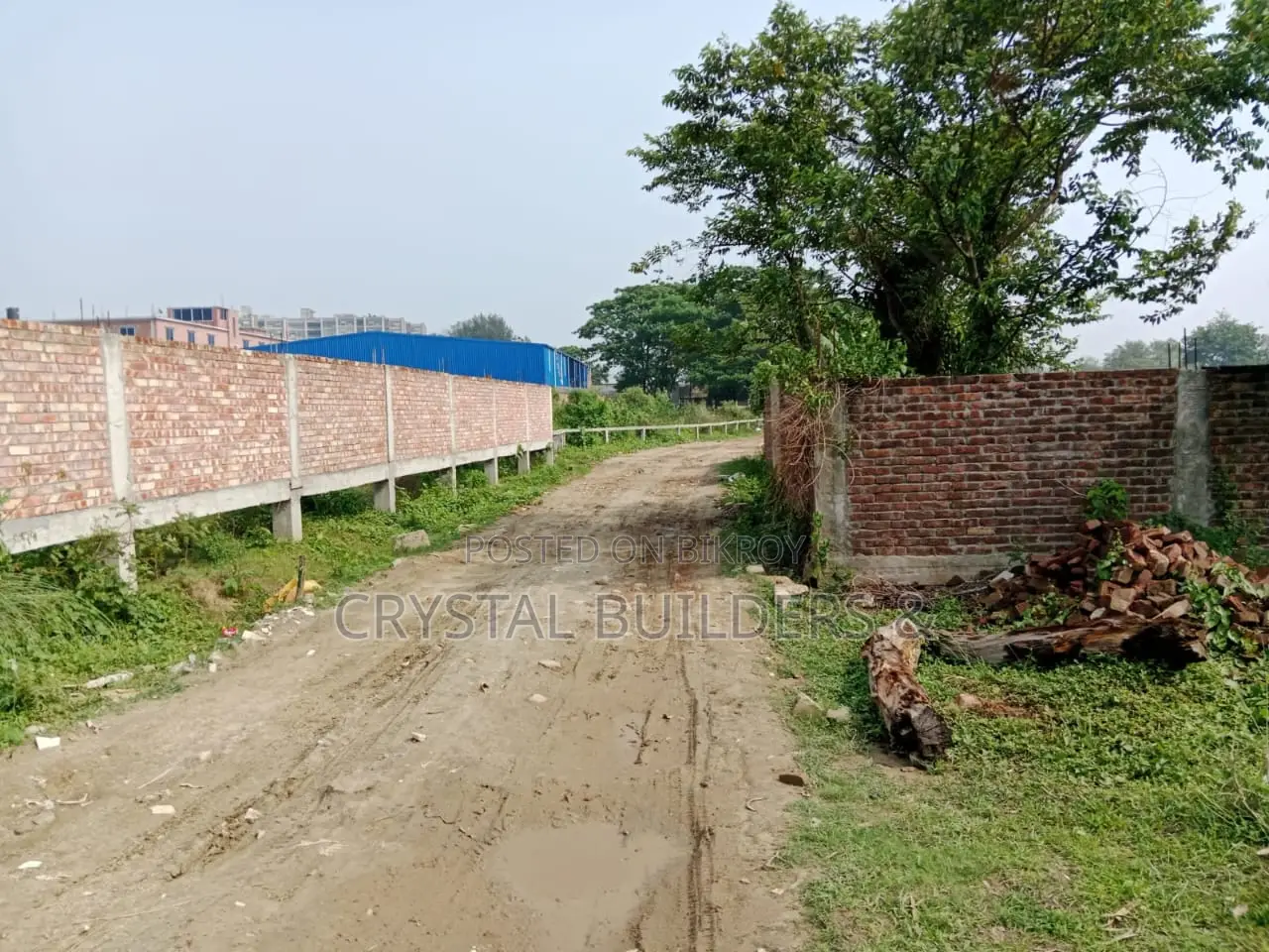 Flat size 1600 sq ft, 20-foot road in front