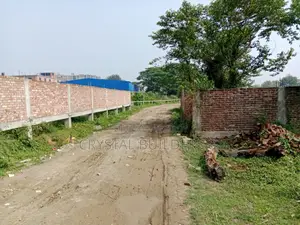 Flat size 1600 sq ft, 20-foot road in front