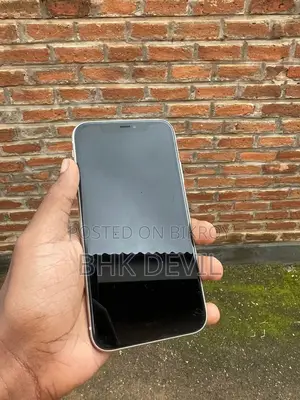 Apple iPhone 11 (Used)