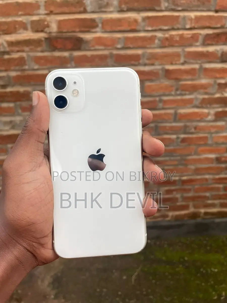 Apple iPhone 11 . (Used)