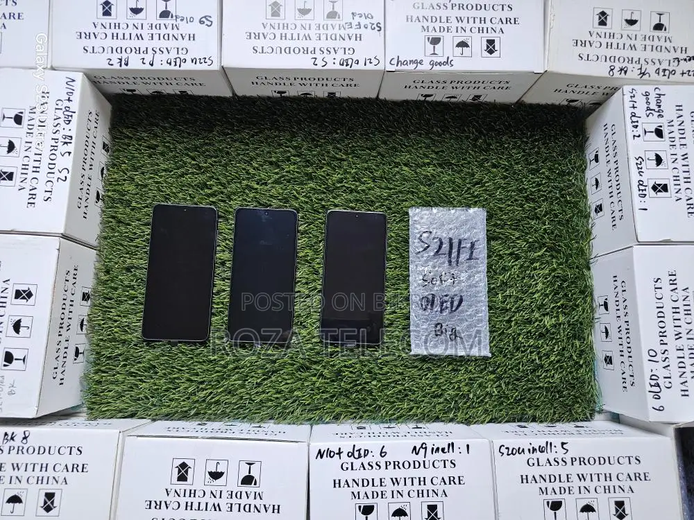 Samsung S21FE soft OLED display