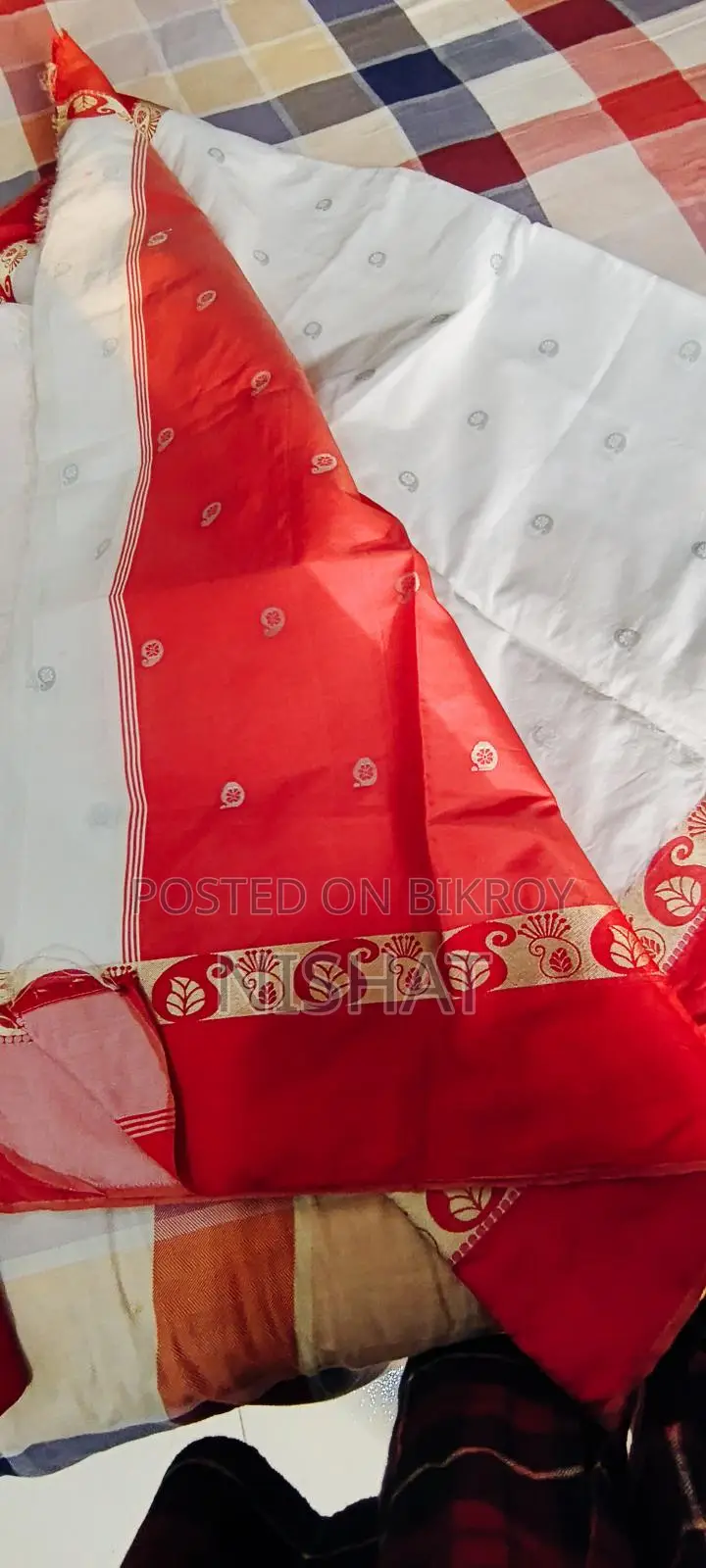 ৩ টি শাড়ি