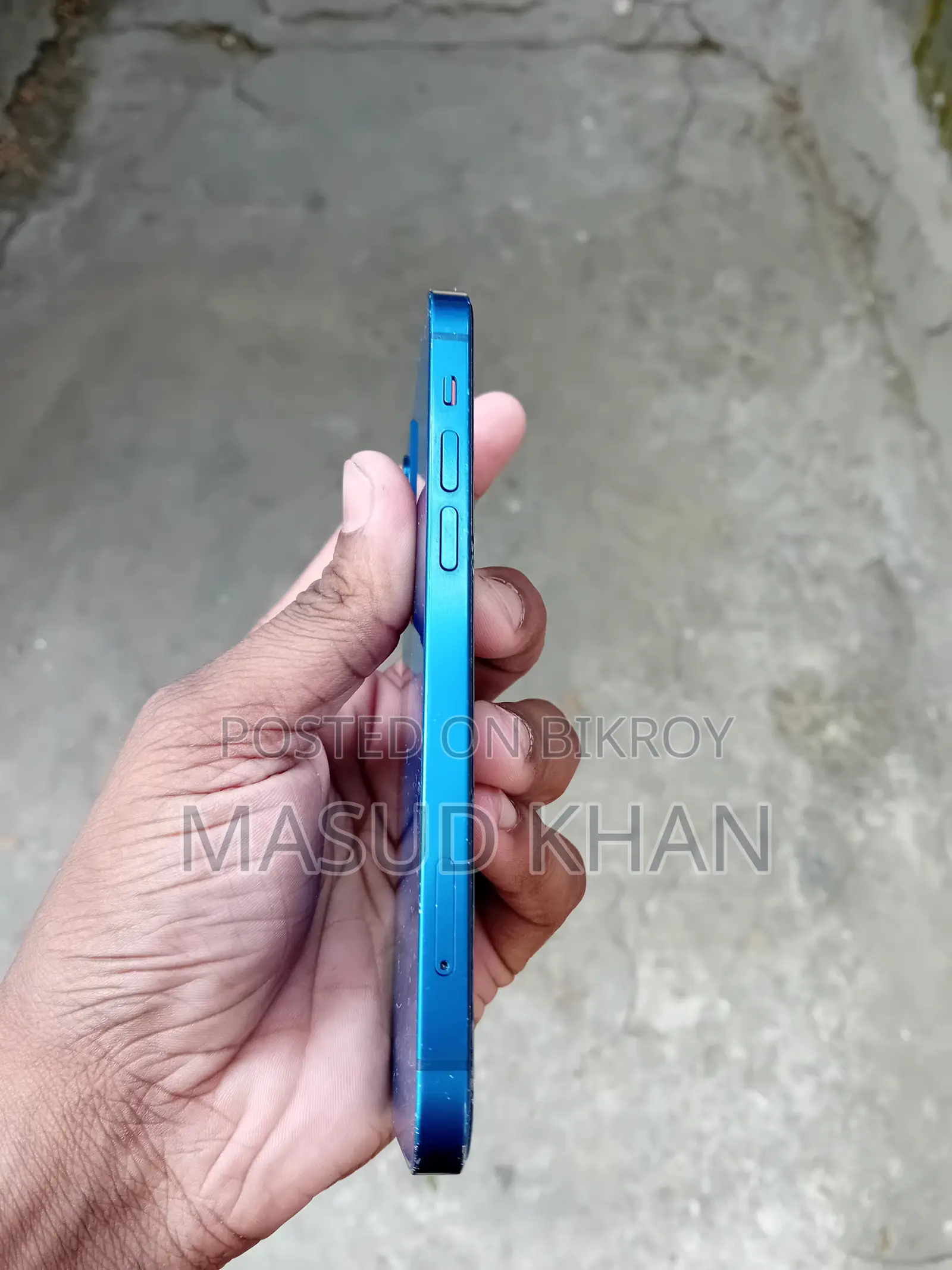 Apple iPhone 12 (Used)