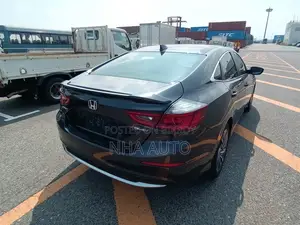 Honda Insight EX (4) 2021