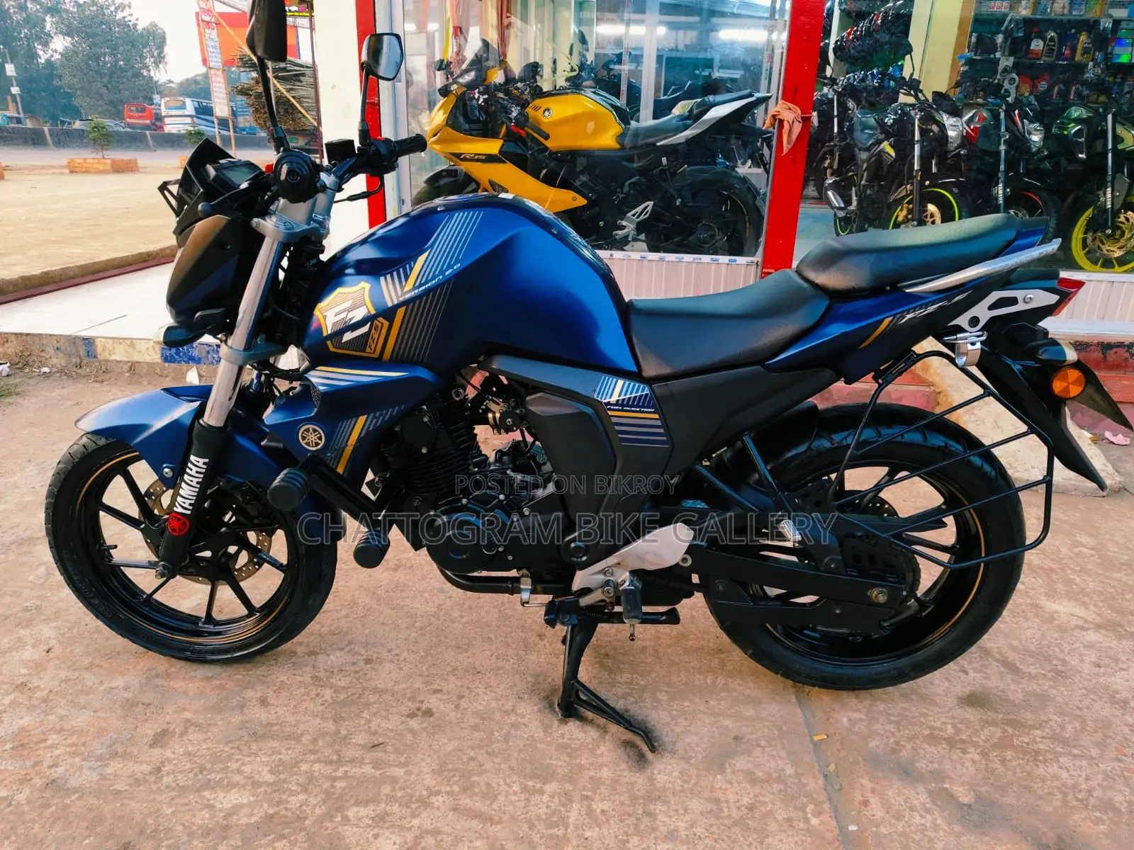 Yamaha FZS 2022