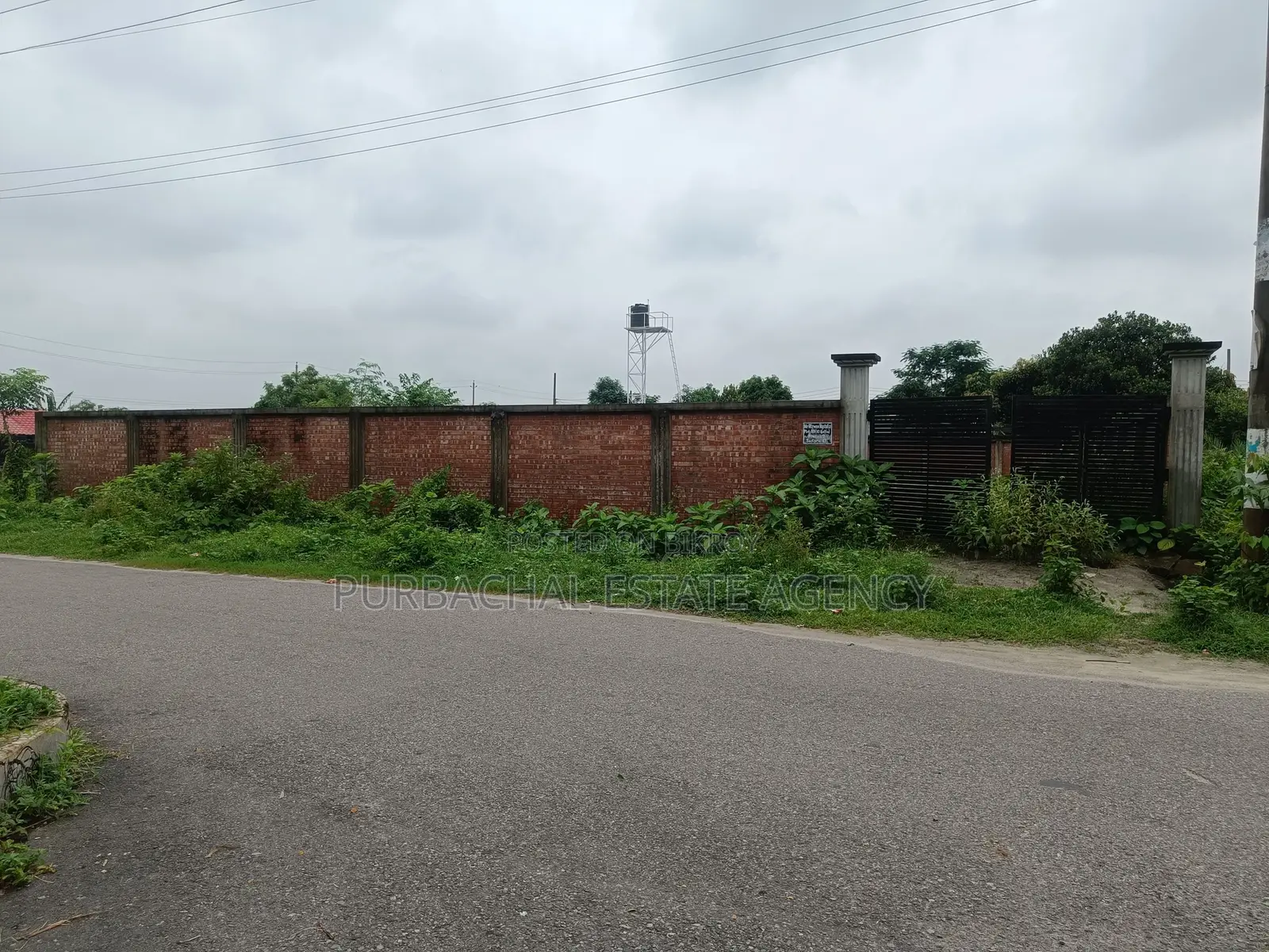 হাসপাতালের কাছে, পূর্বমুখী, সেক্টর ২১-এ ৩ কাঠার প্লট