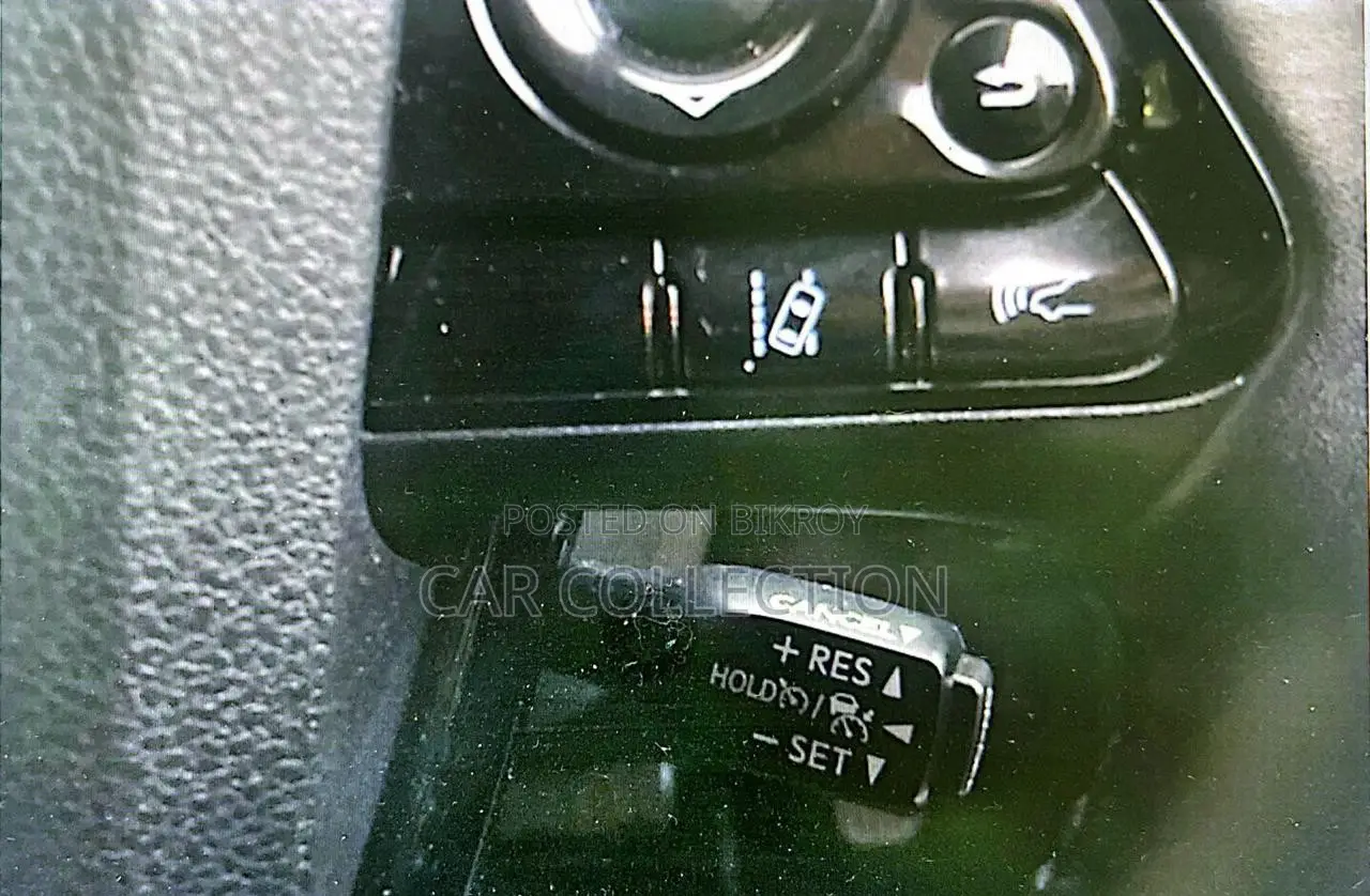 Toyota Prius S Safety 2021