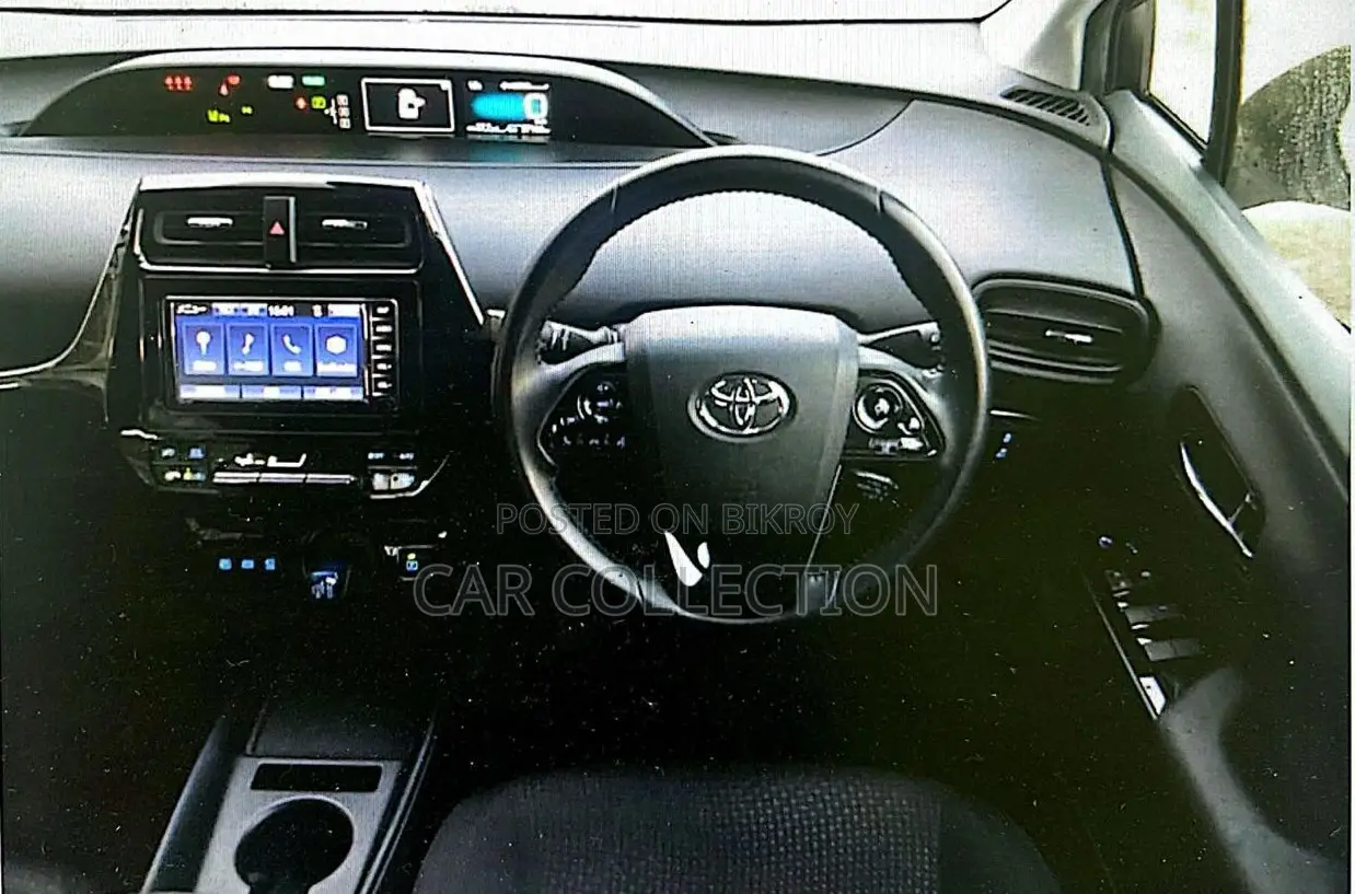 Toyota Prius S Safety 2021