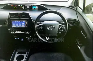 Toyota Prius S Safety 2021