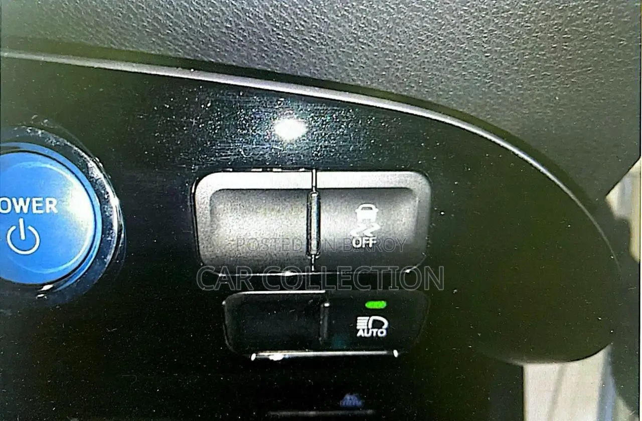 Toyota Prius S Safety 2021