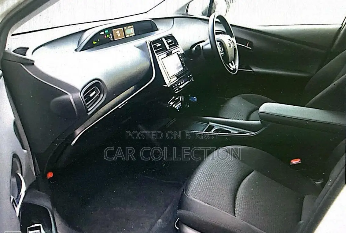 Toyota Prius S Safety 2021