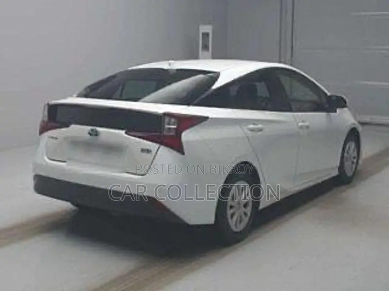 Toyota Prius S Safety 2021