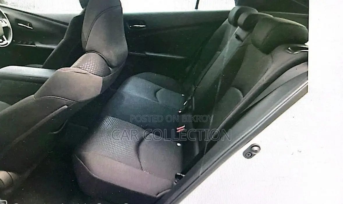 Toyota Prius S Safety 2021