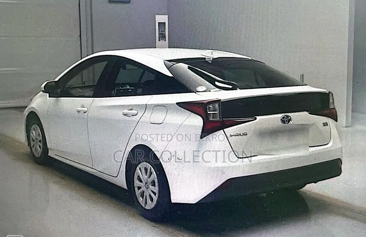 Toyota Prius S Safety 2021