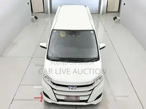 Toyota Noah hybrid 2021