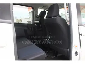 Toyota Noah hybrid 2021