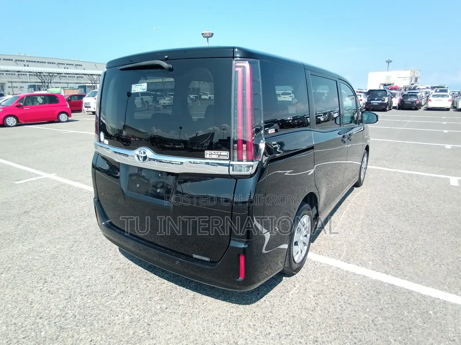 Toyota Noah 2021