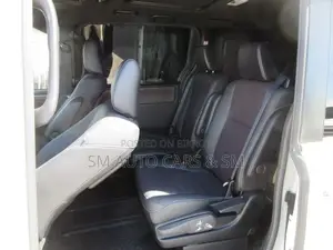 Toyota Esquire Petrol Gi Sunroof 2021