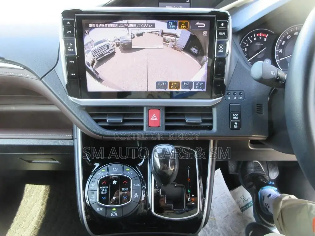 Toyota Esquire Petrol Gi Sunroof 2021