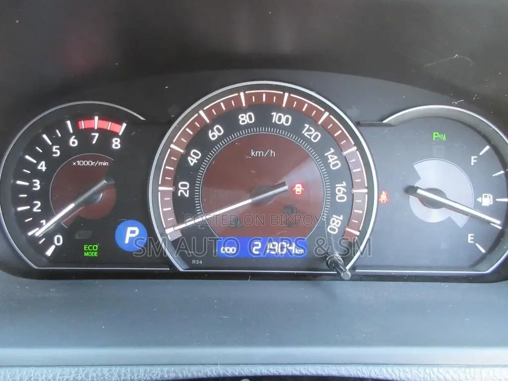 Toyota Esquire Petrol Gi Sunroof 2021
