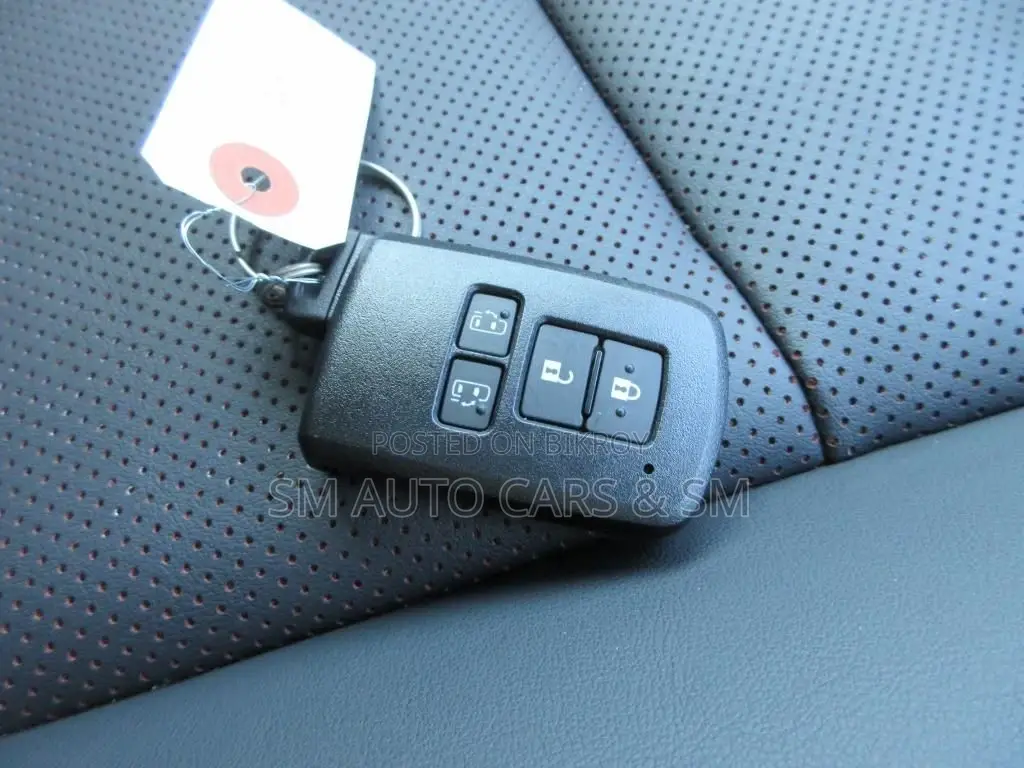 Toyota Esquire Petrol Gi Sunroof 2021