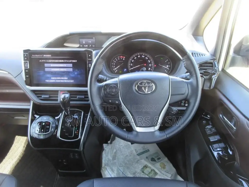 Toyota Esquire Petrol Gi Sunroof 2021