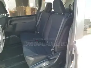 Toyota Noah X PACKAGE HYBRID 2020