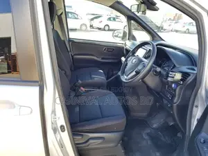 Toyota Noah X PACKAGE HYBRID 2020