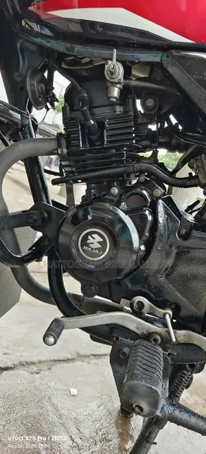 Bajaj Discover 125 3D Logo CBS 2023