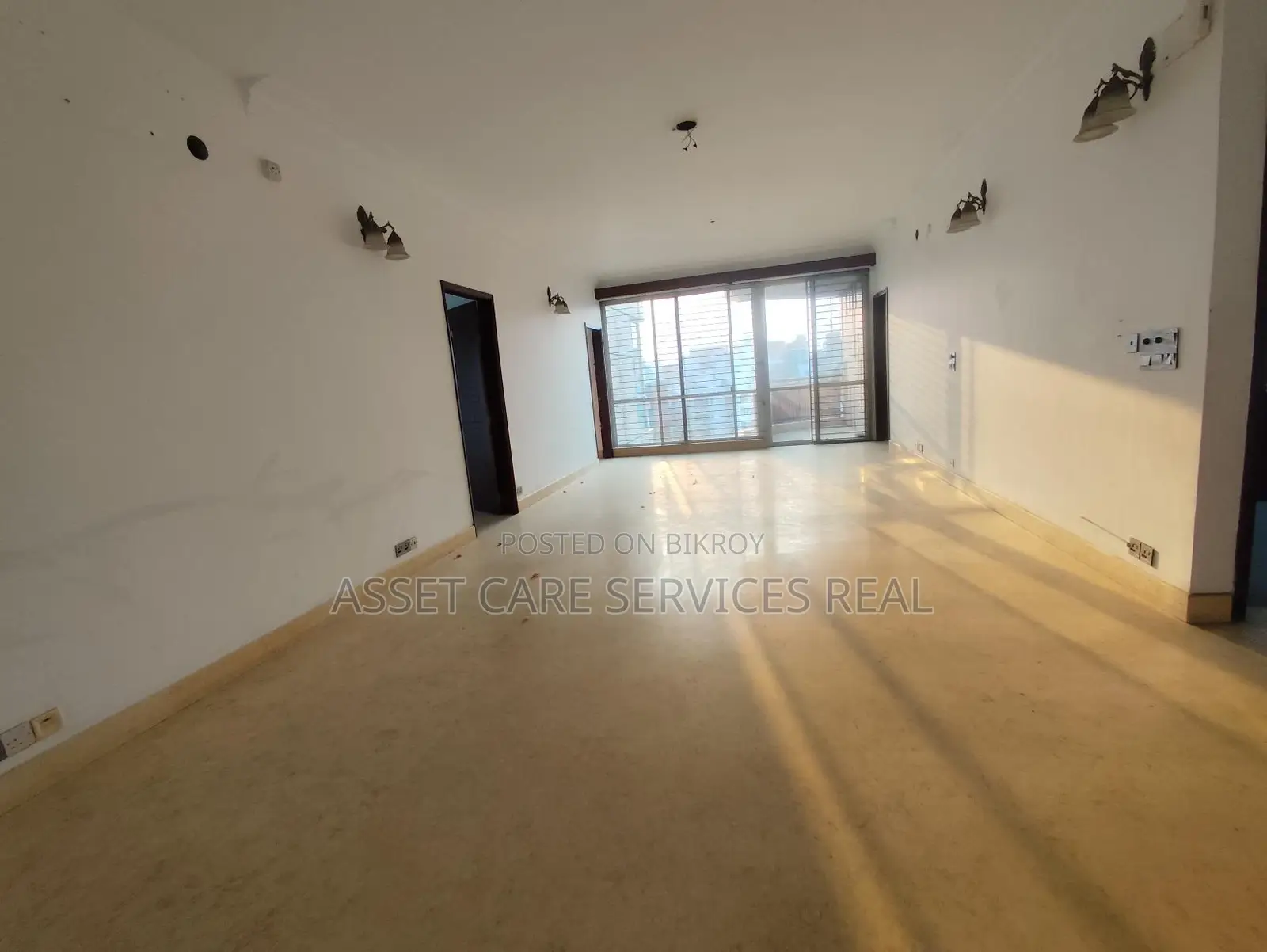 Baridhara Diplomatic Zone 4Bed Un-Furnished Apartment Rent