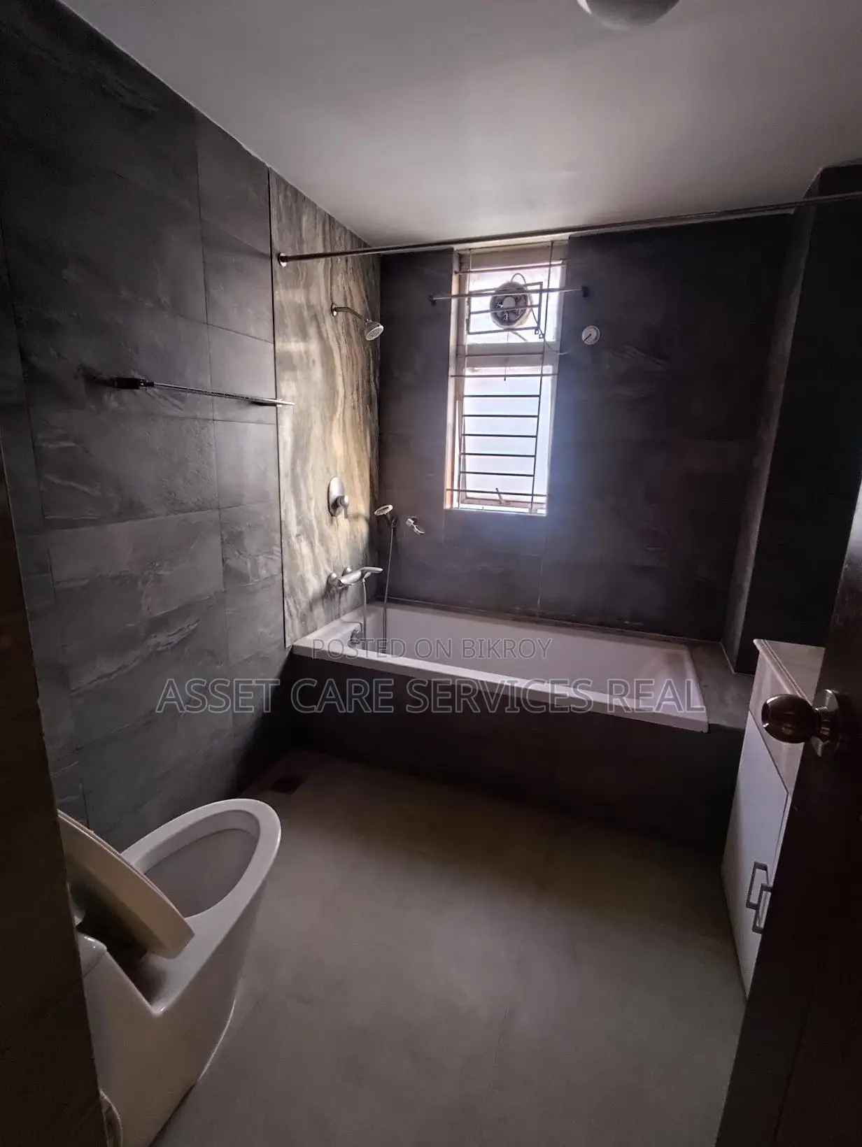 Baridhara Diplomatic Zone 4Bed Un-Furnished Apartment Rent