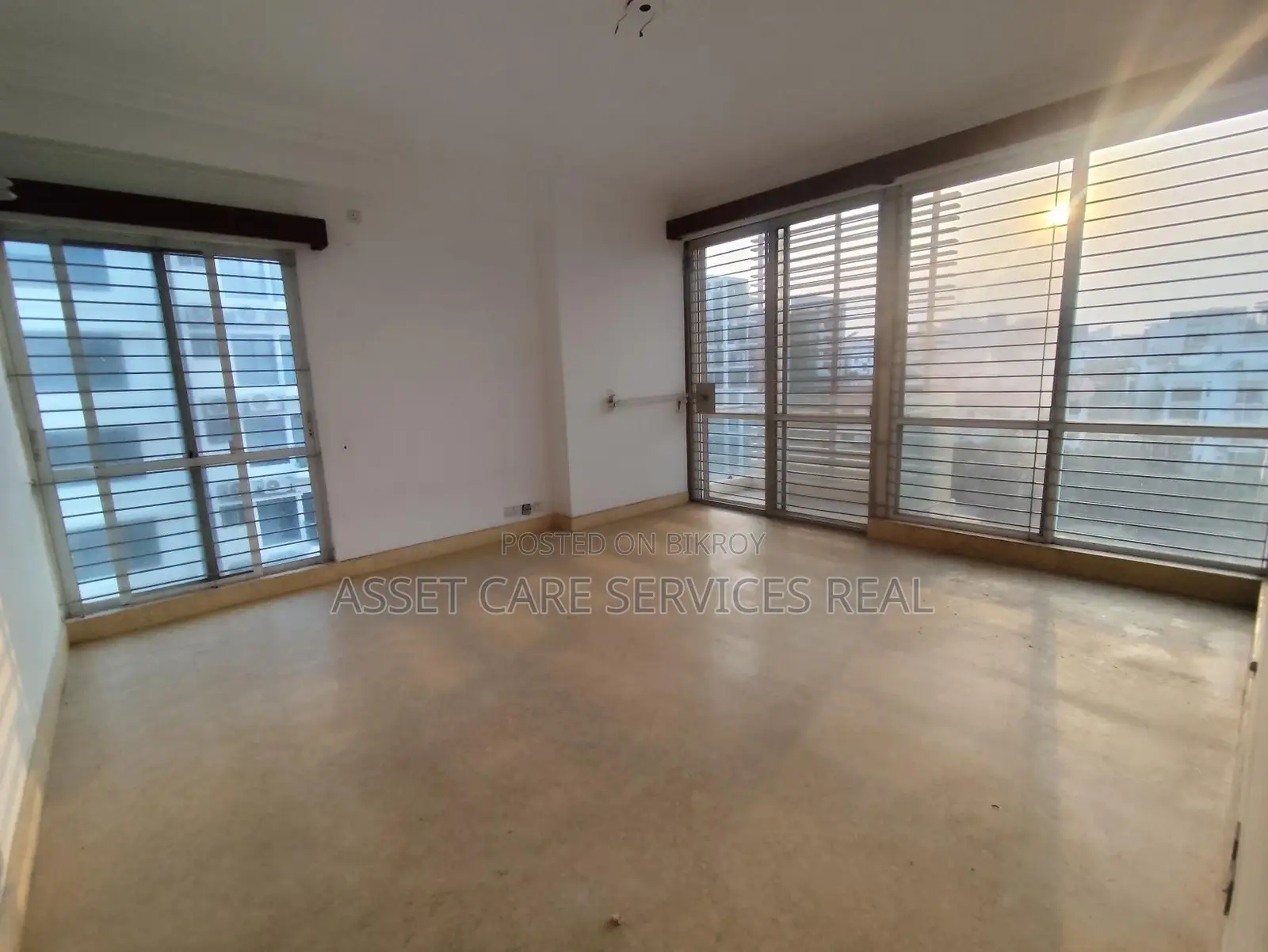Baridhara Diplomatic Zone 4Bed Un-Furnished Apartment Rent