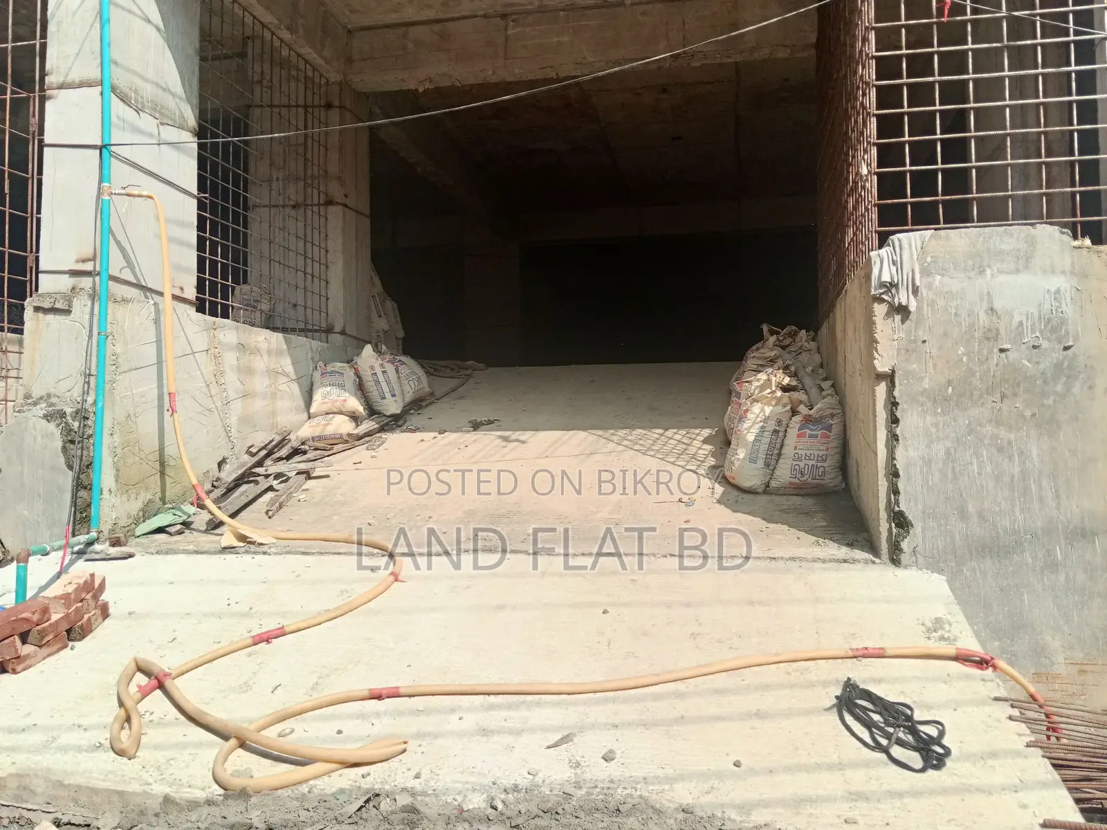 ১৫০০ বর্গফুটের ফ্ল্যাট বিক্রয় হবে, ৪র্থ তলা