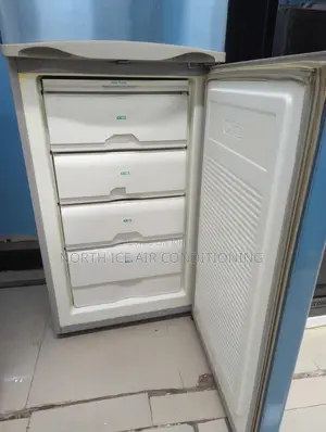 Hisense Frost Fridge 285 Liter