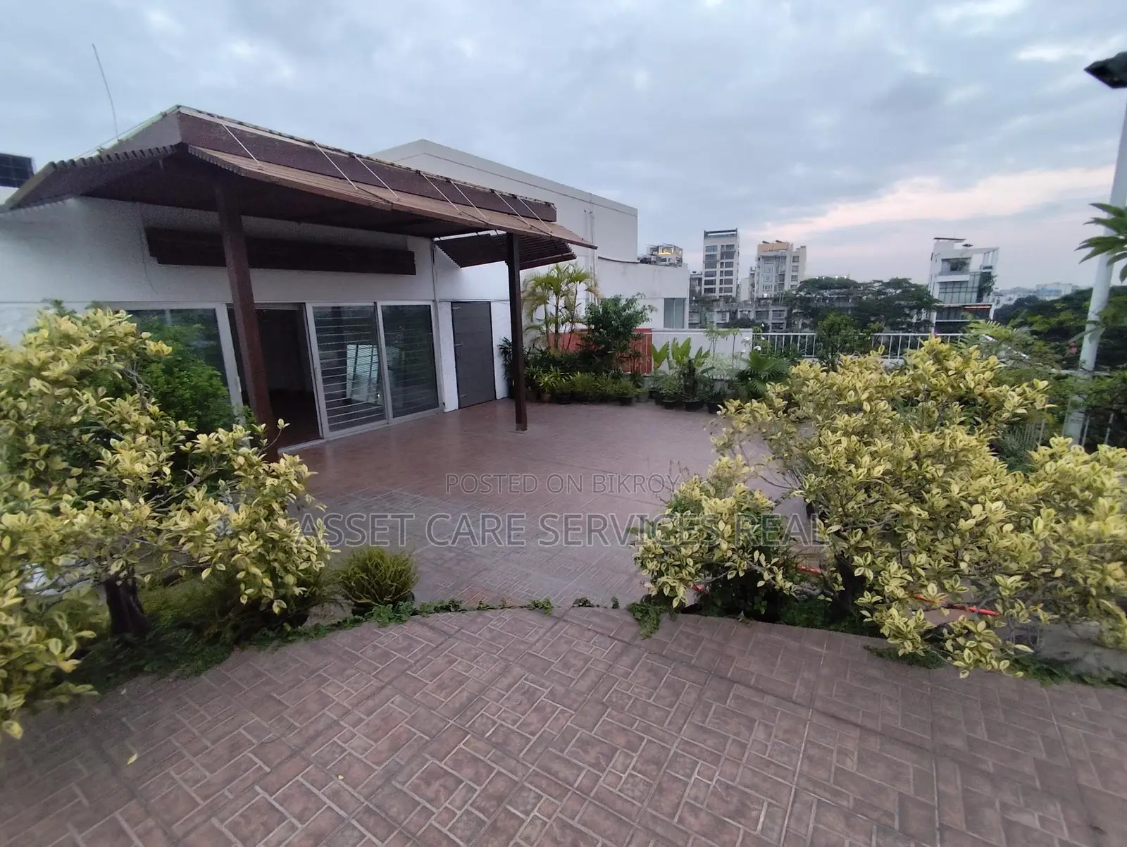 Duplex 7500-Sqft 5Bed Luxurious Penthouse Rent In North Gulshan