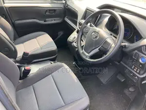 Toyota Voxy X Package 2020