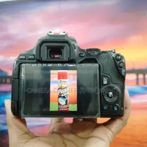 Canon 200D Mark 2 & yn50mm f1.8 lens