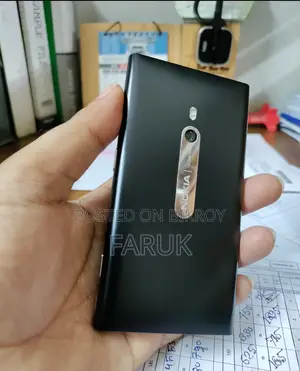 Nokia Lumia 800 . (Used)