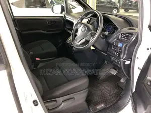Toyota Noah X Package 2020