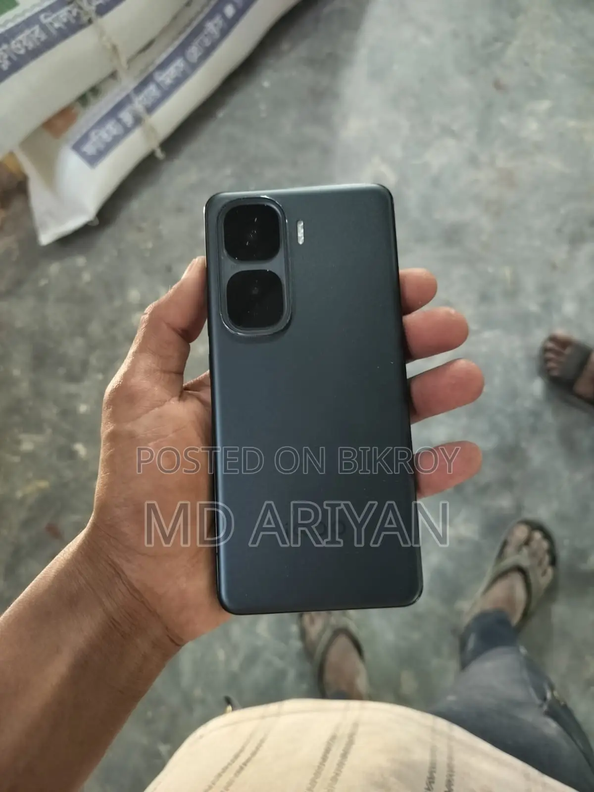 iQOO 10 (Used)