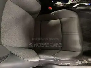 Toyota Corolla Cross Sunroof. Wine Red 2023