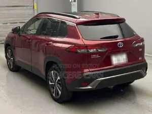 Toyota Corolla Cross Sunroof. Wine Red 2023