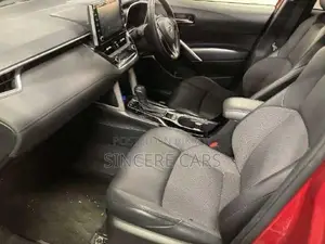 Toyota Corolla Cross Sunroof. Wine Red 2023