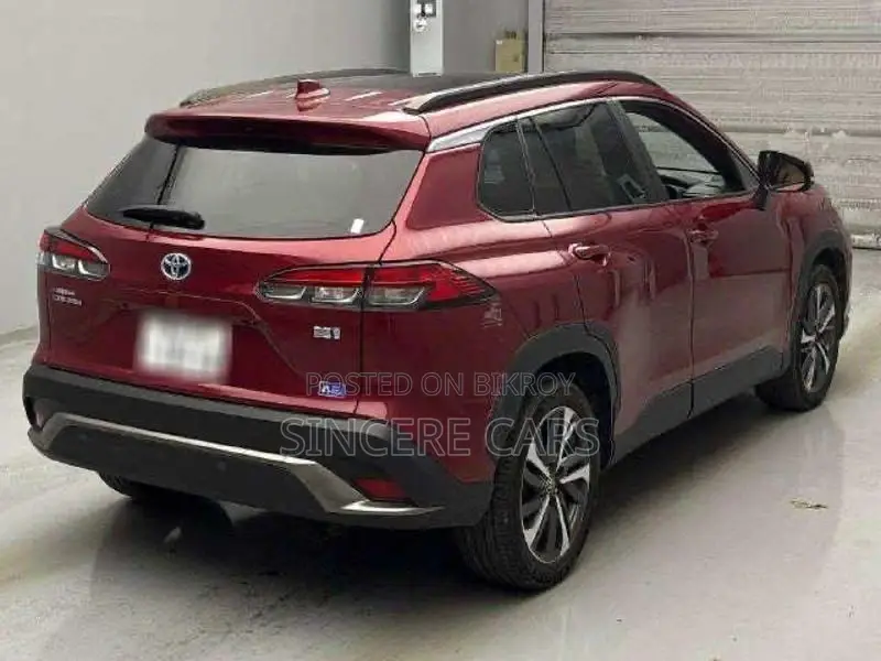 Toyota Corolla Cross Sunroof. Wine Red 2023