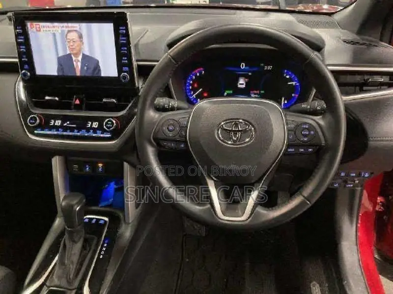 Toyota Corolla Cross Sunroof. Wine Red 2023