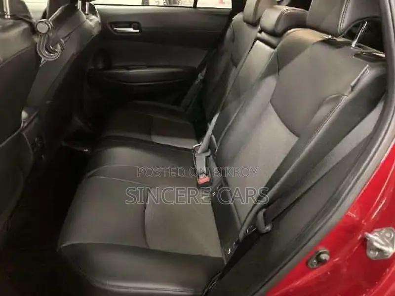 Toyota Corolla Cross Sunroof. Wine Red 2023